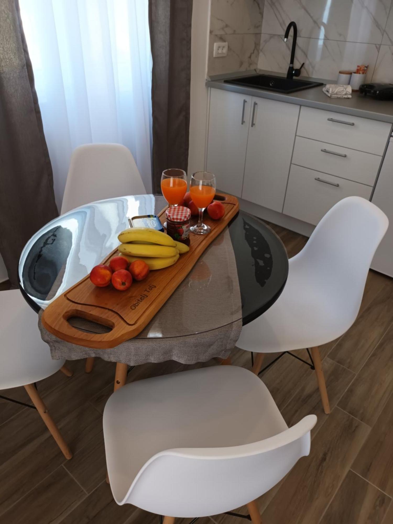 Apartmani Tolj Makarska Exterior photo